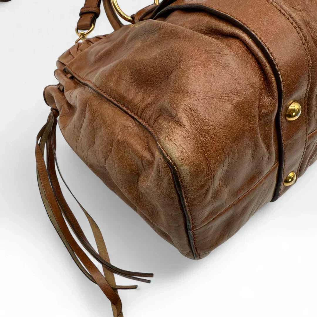 🔥 Pre-owned Miu Miu handbag Vitello Lux with shoulder strap made of dark brown leather 🔥