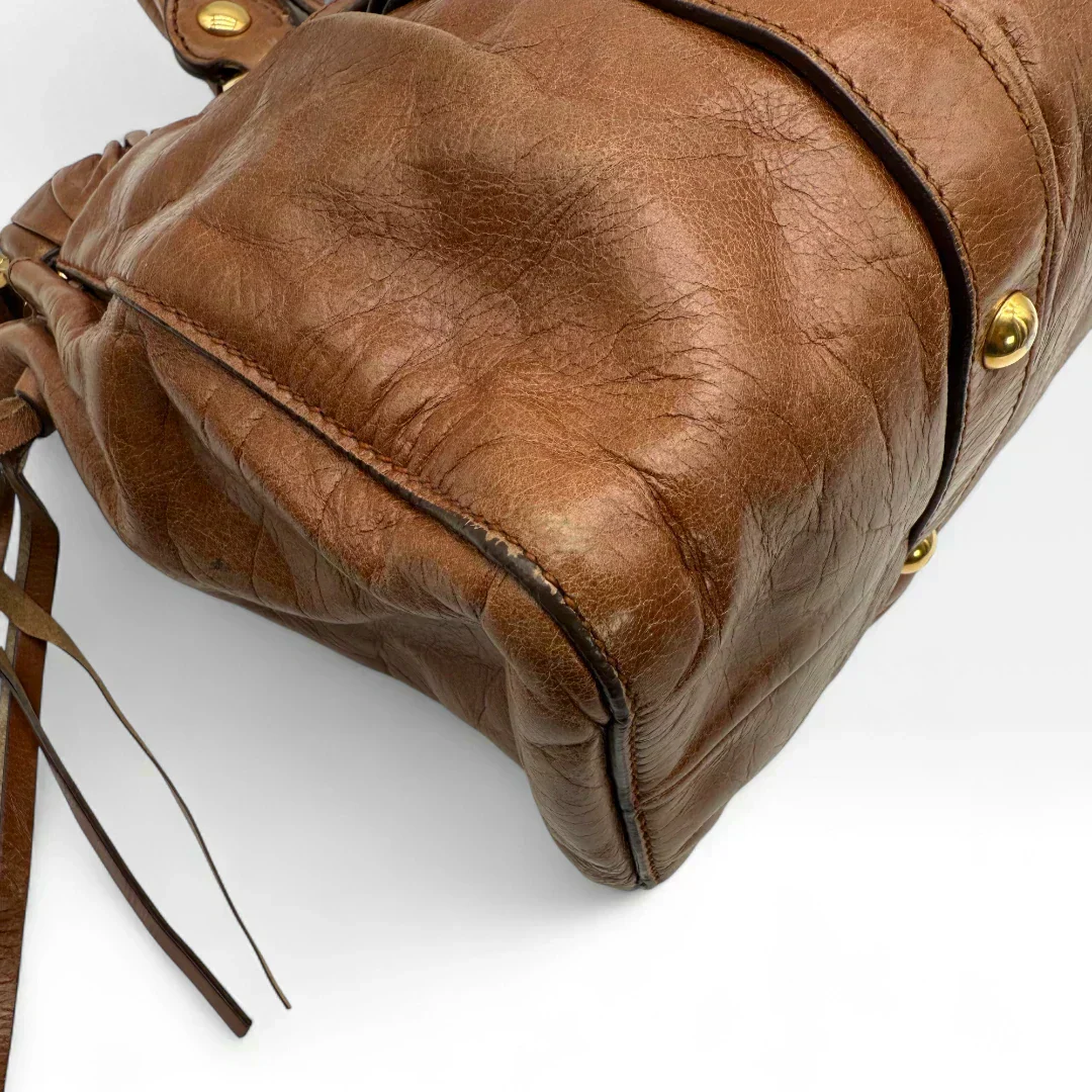 🔥 Pre-owned Miu Miu handbag Vitello Lux with shoulder strap made of dark brown leather 🔥