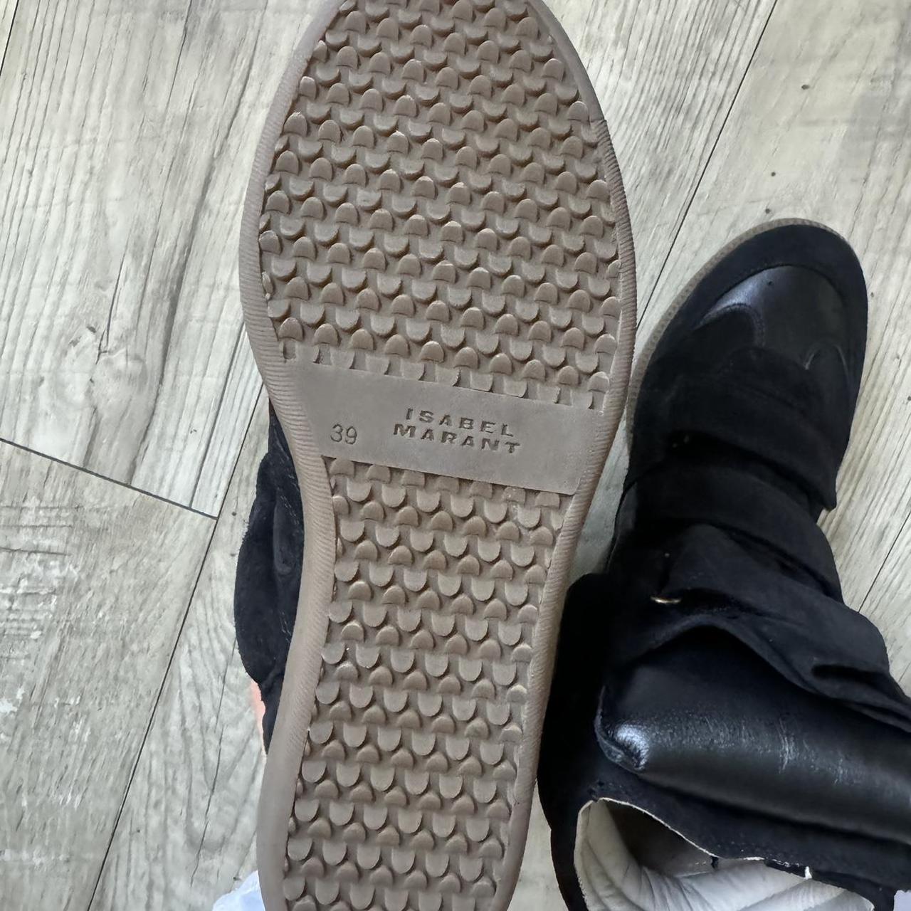 Isabel Marant Women's Black and Navy Trainers